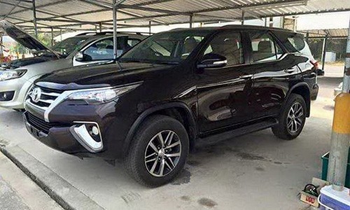 Chưa ra mắt, Toyota Fortuner 2016 đã lộ diện từ A đến Z